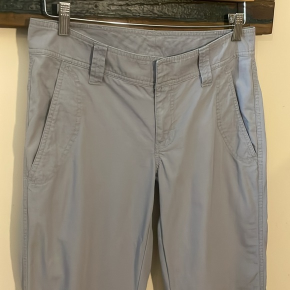 The North Face Grey Convertible Roll Capri Pants Size 6 - Picture 3 of 16
